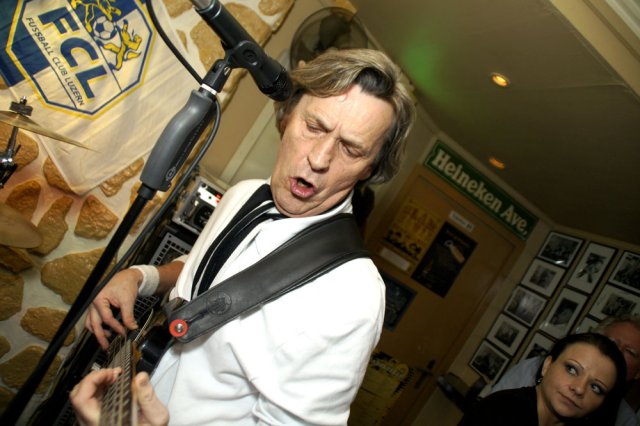Hombres Live