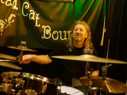 2025 &raquo; Dead Cat Bounce live (14.2.25)